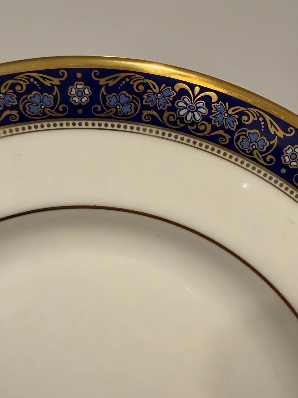 Minton Royal Doulton Edinburgh Fine Bone China Salad Plates Set of 2. 8 inch